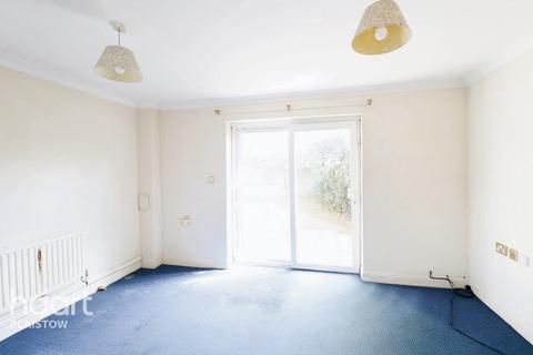 2d Alnwick Road, London, E16 3EX