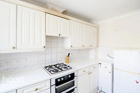 2d Alnwick Road, London, E16 3EX
