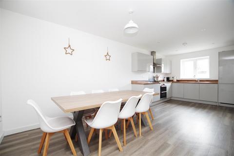4 bedroom detached house for sale - Keohler Close, Swindon SN25