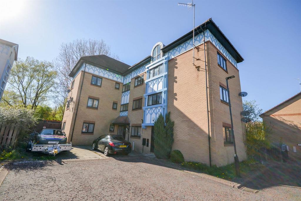 Prudhoe Court, Fawdon 2 bed apartment £85,000