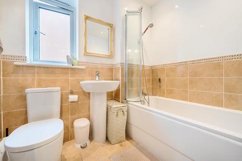 20 Wright Close, Bushey, WD23 2FH