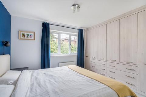 20 Wright Close, Bushey, WD23 2FH