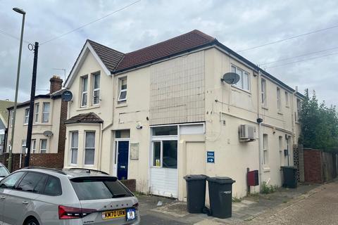 Retail property (high street) to rent, 220 Forton Road, Gosport, PO12 3HW