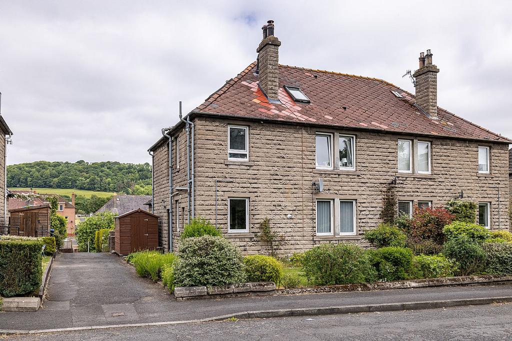 25 Tweed Terrace, Galashiels TD1 3EF 3 bed flat £140,000