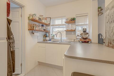 27 Burdett Avenue, Westcliff-on-sea, SS0 7JN