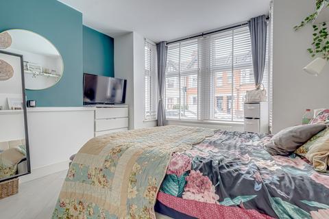 27 Burdett Avenue, Westcliff-on-sea, SS0 7JN