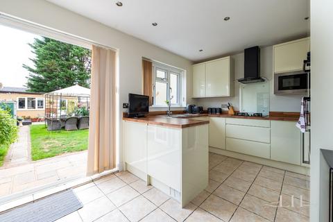 29 Beulah Road, Hornchurch, RM12 4YR