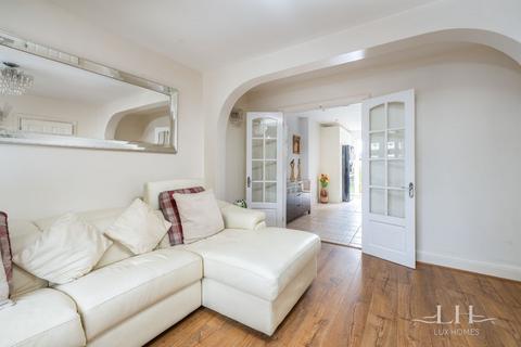 29 Beulah Road, Hornchurch, RM12 4YR