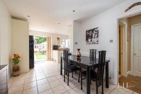 29 Beulah Road, Hornchurch, RM12 4YR