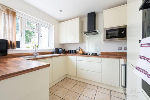 29 Beulah Road, Hornchurch, RM12 4YR