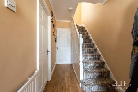 29 Beulah Road, Hornchurch, RM12 4YR
