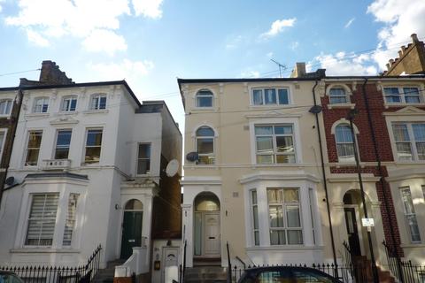 2 bedroom ground floor flat to rent, Kingsdown Road, London N19