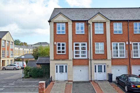4 bedroom house to rent, Martins Court, Leeman Road, York, YO26