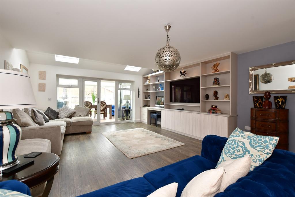 Bramling Gardens, Sissinghurst, Cranbrook, Kent 3 bed semidetached