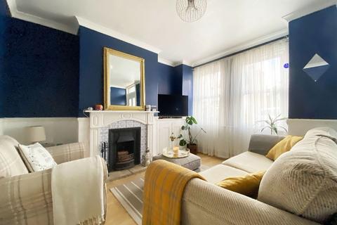 201 Marks Road, Romford, RM7 7AF