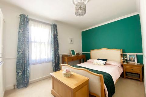 201 Marks Road, Romford, RM7 7AF