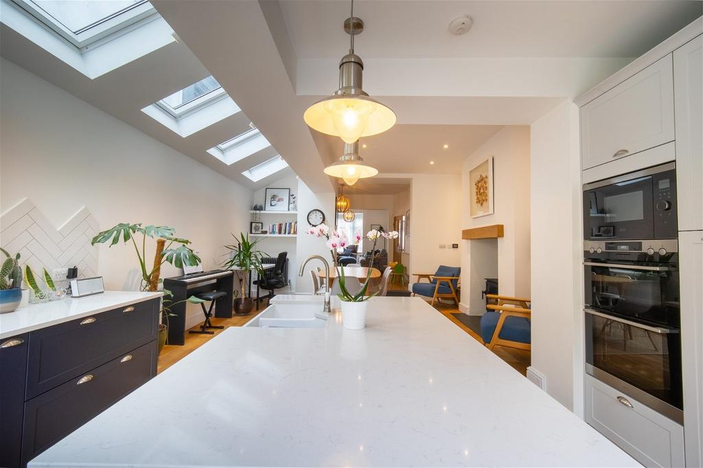 Princes Avenue, Caerphilly, CF83 1HS 3 bed terraced house for sale £