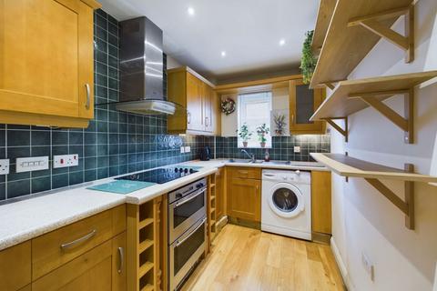 Flat 3, Victoria House Billing Road, Northampton, NN1 5BL