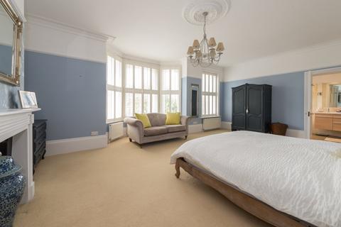 12 Archery Square, Walmer, Deal, CT14 7HP