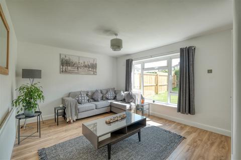 11 Barnes Way, Worcester, WR5 3AP