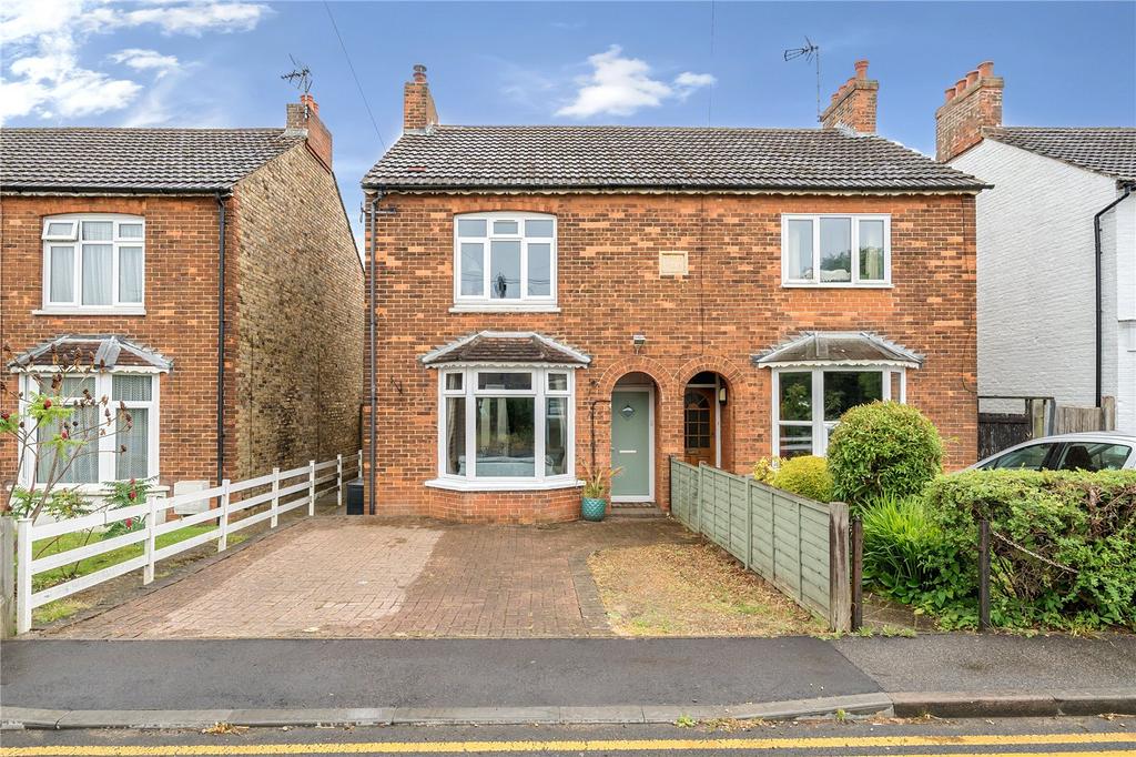 Station Road, Dunton Green, Sevenoaks, Kent 3 bed semi-detached house ...