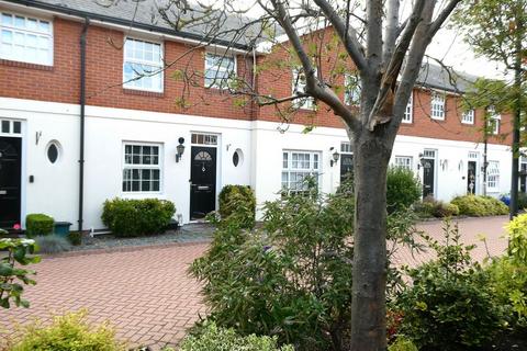 2 bedroom mews to rent, Bedford Court, Bawtry, DN10