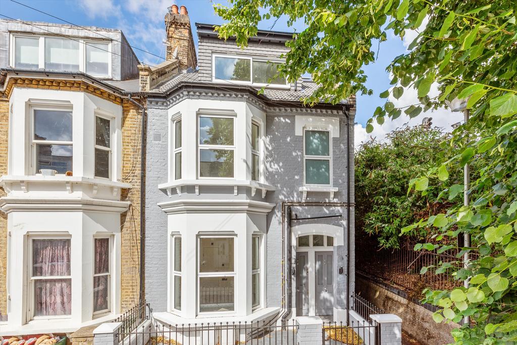 Upham Park Road, London, W4 3 bed flat £895,000