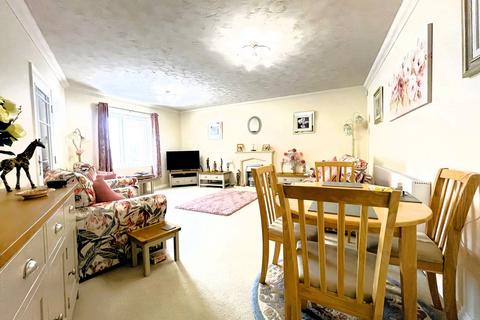 1 bedroom retirement property for sale - Hardy Lodge - Close proximity to the TOWN CENTRE