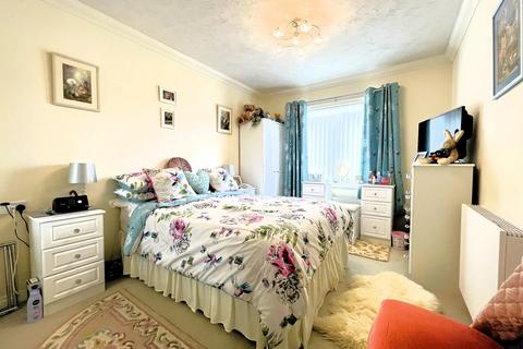 1 bedroom retirement property for sale, Hardy Lodge - Close proximity to the TOWN CENTRE