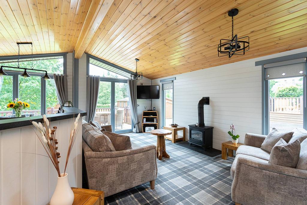 Kenmore Mains of Taymouth estate... 2 bed lodge for sale - £247,000