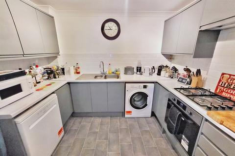 2 bedroom flat for sale, Bournemouth