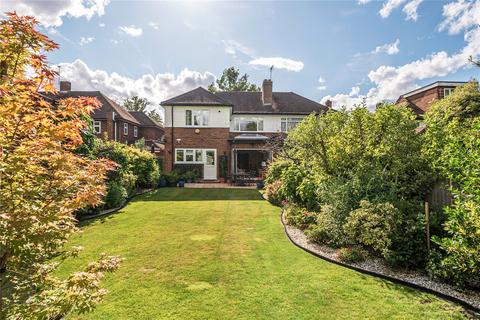 107 Thistledene, Thames Ditton, KT7 0YW