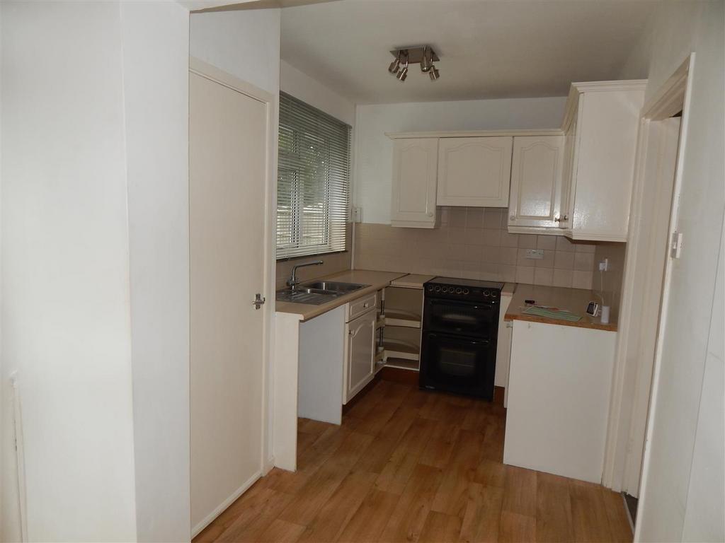 Macaulay Drive, Balderton, Newark, NG24 2 bed bungalow £700 pcm (£162 pw)