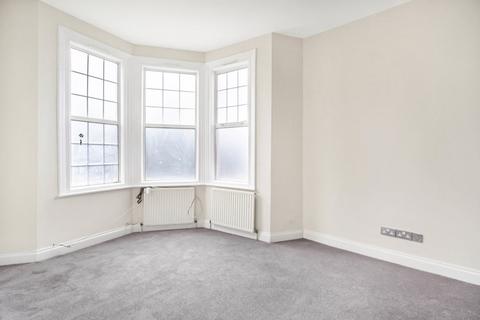 2 bedroom apartment for sale, Estreham Road, London, SW16