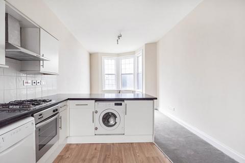 2 bedroom apartment for sale, Estreham Road, London, SW16