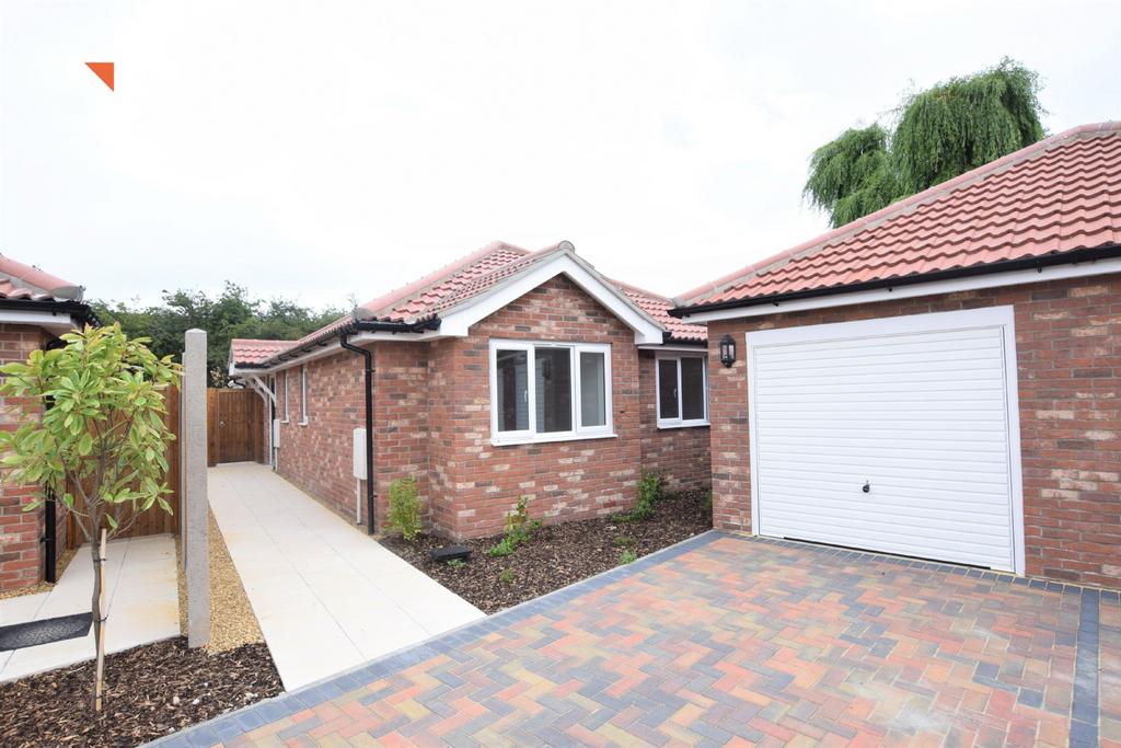 Plot 9, 8 St Johns Oak, ClactononSea 3 bed detached bungalow for sale