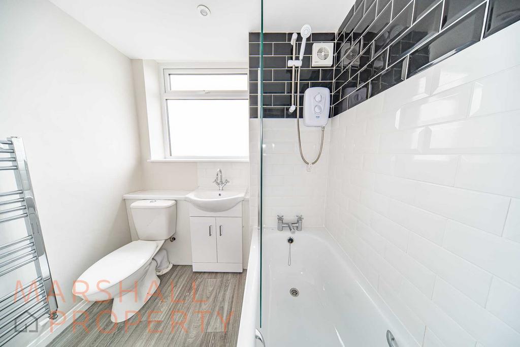 Central Square, Maghull 2 bed apartment £675 pcm (£156 pw)