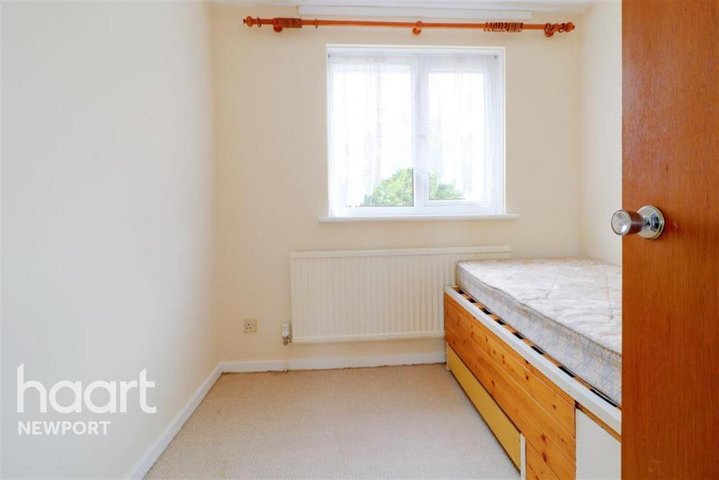 Rolls Walk, Rogerstone 3 bed semidetached house to rent £1,000 pcm (£231 pw)