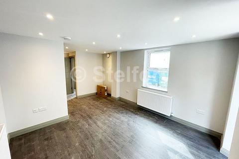 3 bedroom end of terrace house to rent, Marnock Road, London, SE4