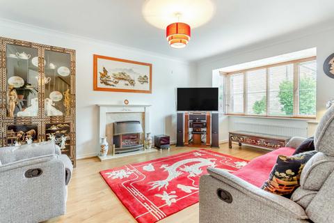 7 Cae Melin, Little Mill, Pontypool, NP4 0HX