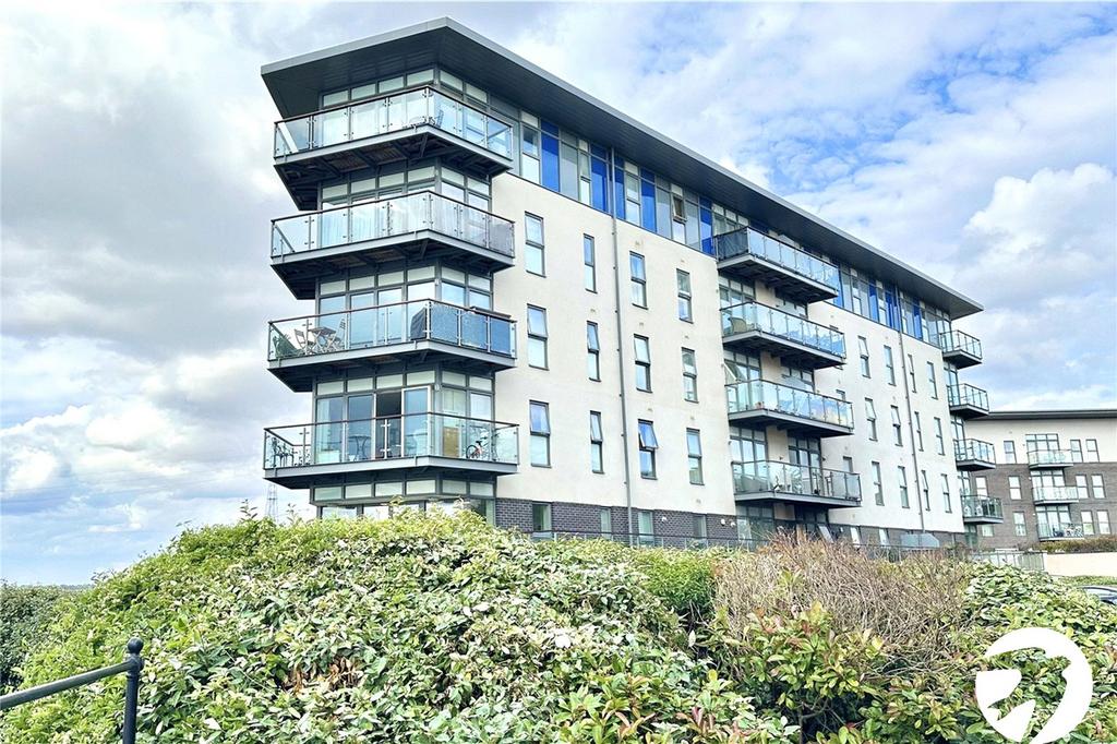 Bessborough House, Carmichael Avenue, Greenhithe, Kent, DA9 2 bed flat