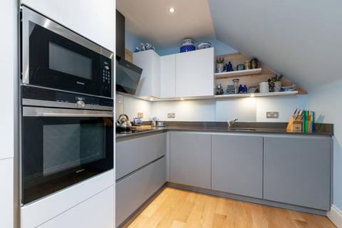 1 bedroom flat for sale - 10/10 Bernard Street, Leith, Edinburgh, EH6 6PP