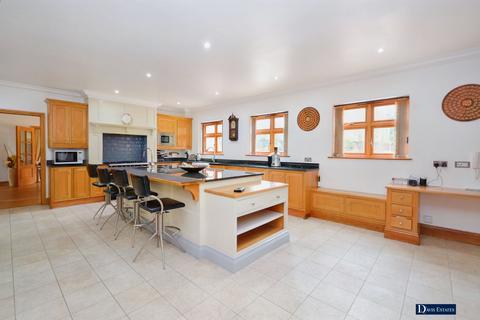 7 bedroom detached house for sale, Woodlands Avenue, Emerson Park, Hornchurch, RM11