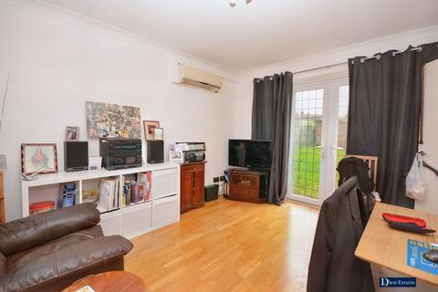 Flat 1, 18 Durham Avenue, Romford, RM2 6JS