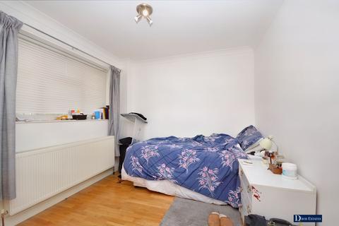 Flat 1, 18 Durham Avenue, Romford, RM2 6JS
