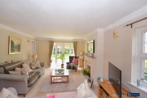 4 bedroom detached house for sale, Platford Green, Emerson Park, Hornchurch, RM11