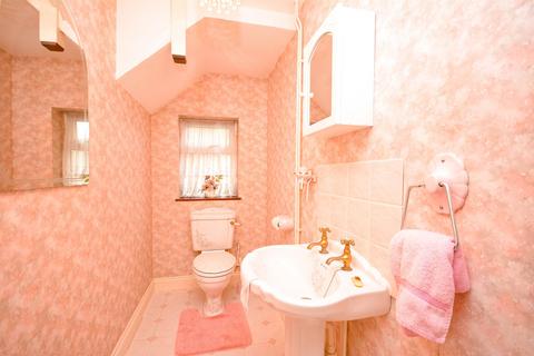 15 Roseacre Close, Hornchurch, RM11 3NJ