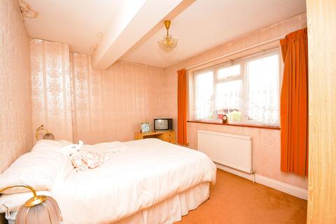 15 Roseacre Close, Hornchurch, RM11 3NJ