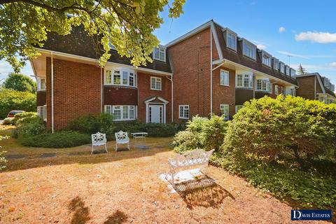 3 Buckingham Close, Hornchurch, RM11 2QS
