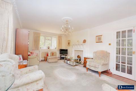 3 Buckingham Close, Hornchurch, RM11 2QS
